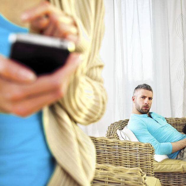 مبانی نظری خیانت سایبری